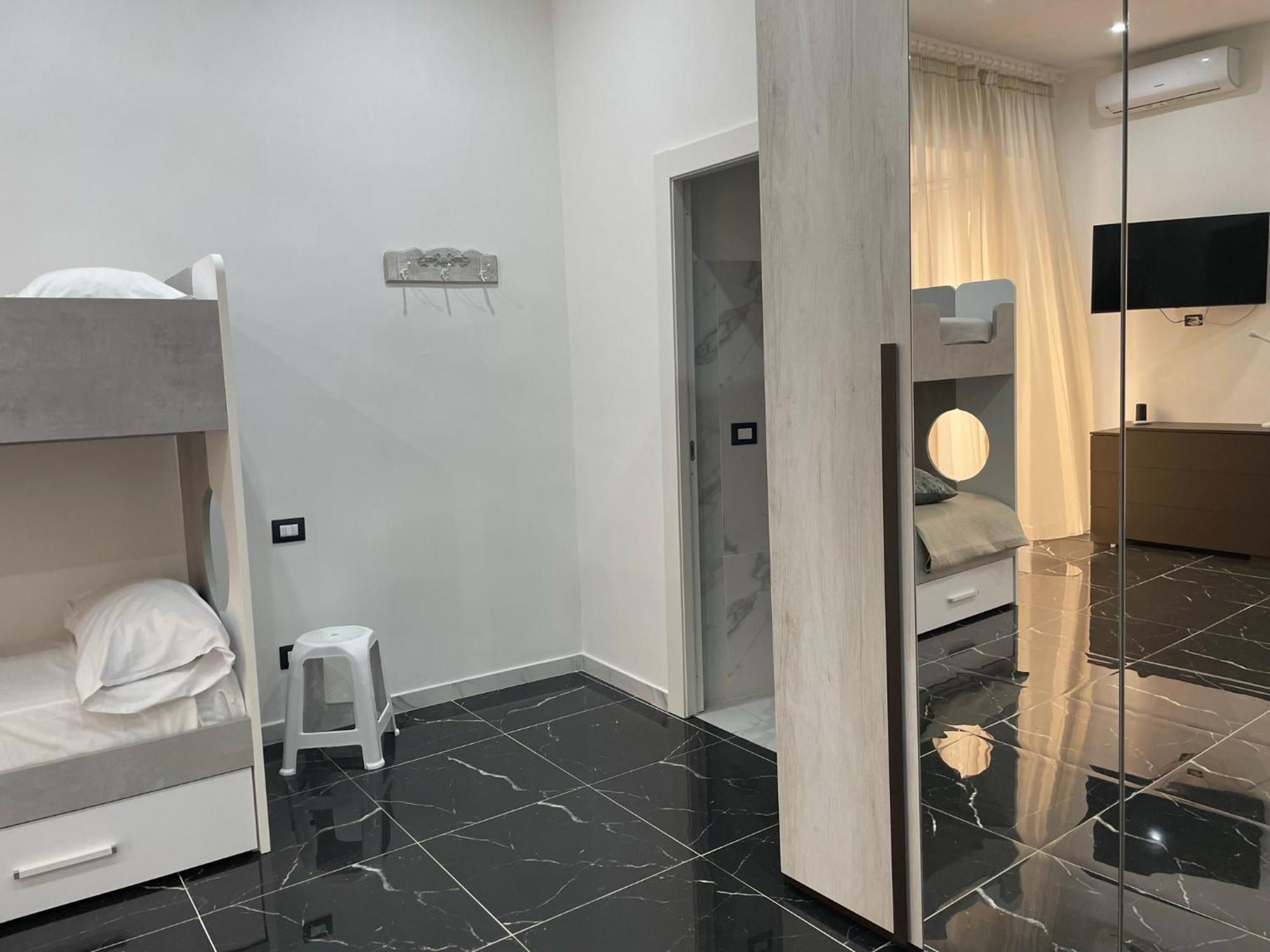 Ludben House Hotel Nápoly Kültér fotó