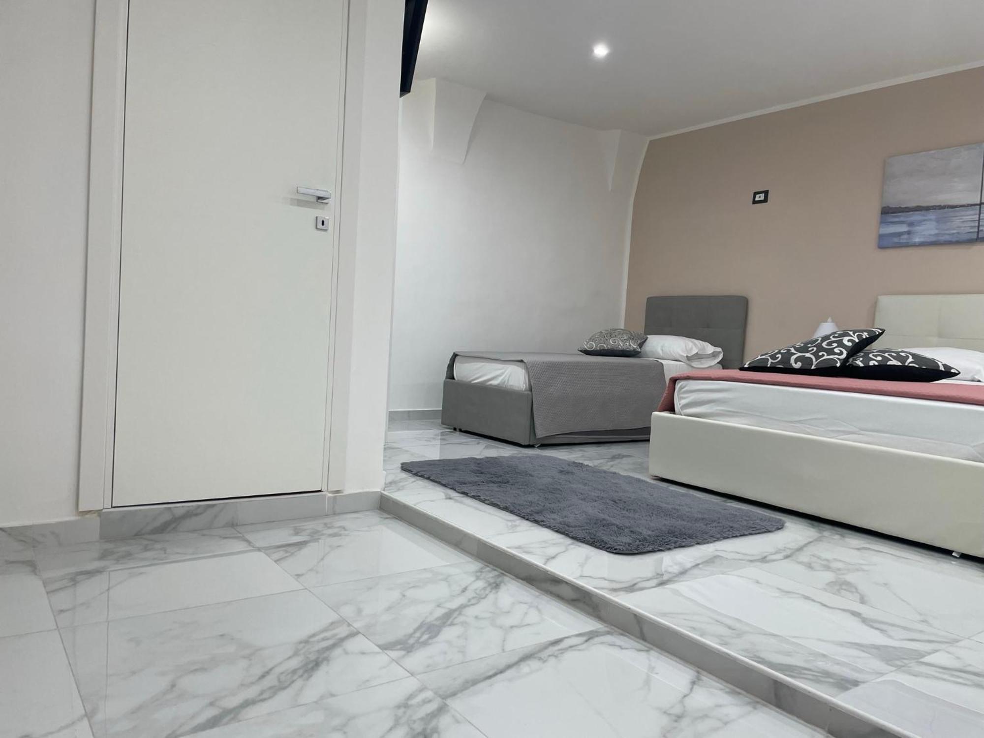Ludben House Hotel Nápoly Kültér fotó